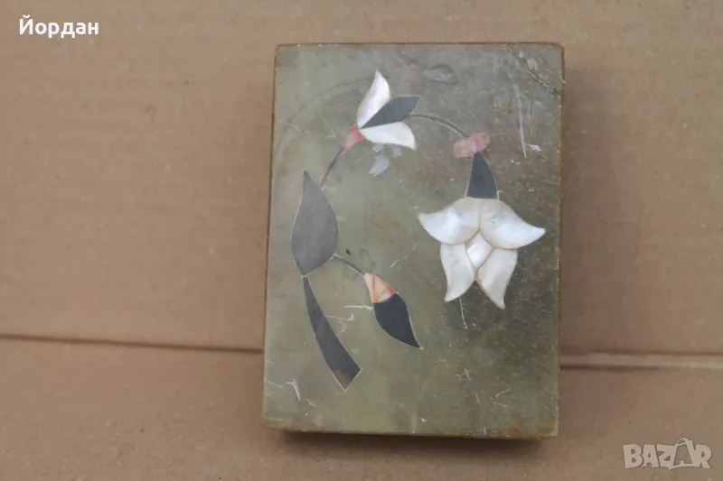 Стара Китайска кутия-камък и седеф, снимка 1