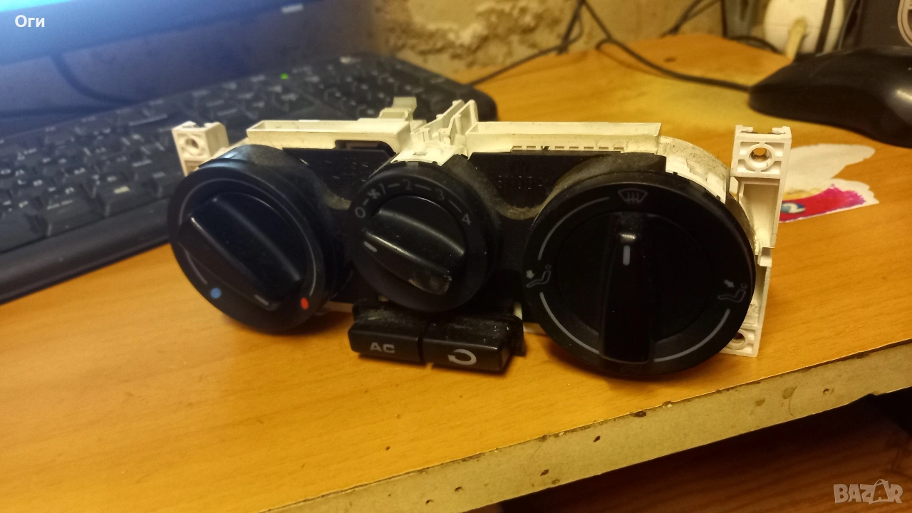 Панел климатик за Шкода Октавия 1999г. 1J0 820 045 E, снимка 1