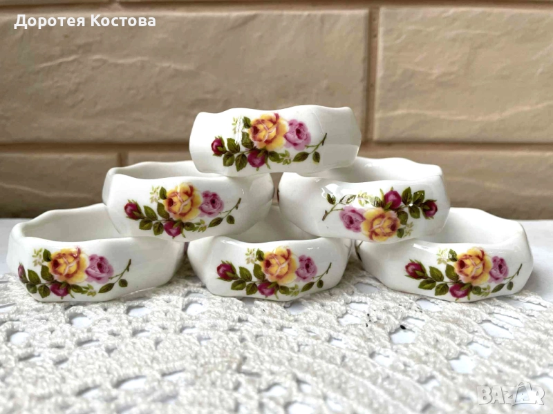 Красиви пръстени от костен порцелан от Англия с декор рози, снимка 1
