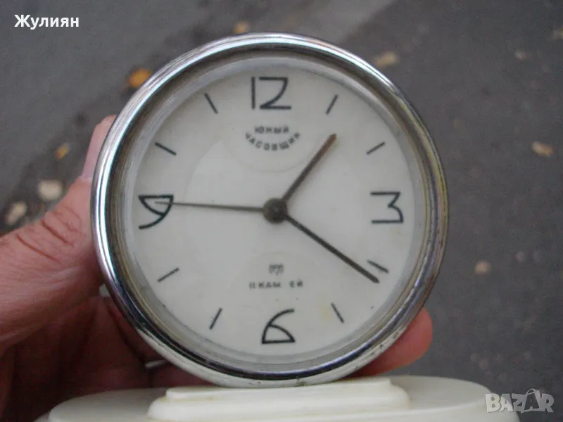  РЯДЪК КОЛЕКЦИОНЕРСКИ БУДИЛНИК СЛАВА ЮНЬIЙ ЧАСОВЩИК , снимка 1
