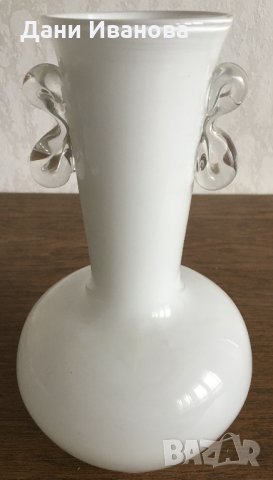 Млечно бяла кристална ваза, снимка 1 - Вази - 28184523
