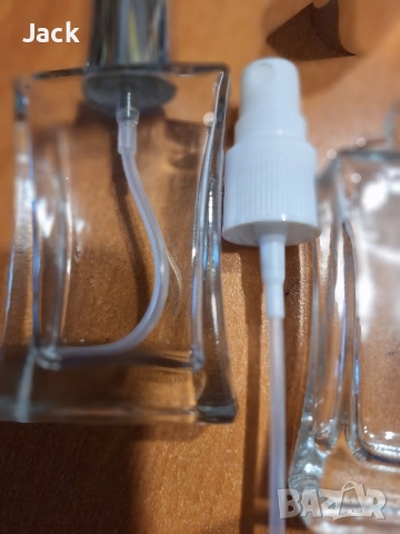 СТЪКЛЕНИ ШИШЕНЦА 50 ml. С ПУЛВЕРИЗАТОР НА ВИНТ И МЕТАЛНО КАПАЧЕ., снимка 2 - Унисекс парфюми - 51432069