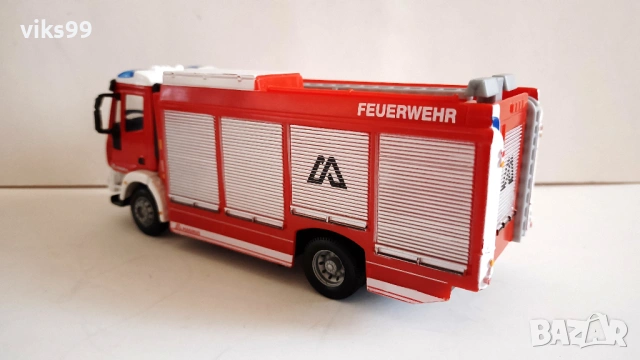 Iveco Magirus RW Feuerwehr Bburago - Мащаб 1:50, снимка 3 - Колекции - 53381625