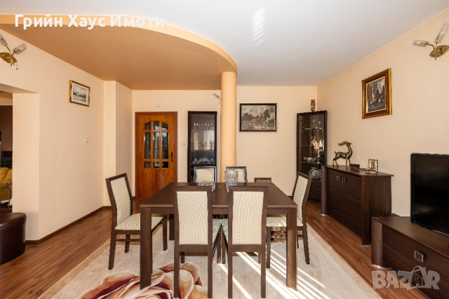 Елегантен, просторен и изключително перспективен имот в сърцето на с. Граф Игнатиево, снимка 9 - Къщи - 52485999