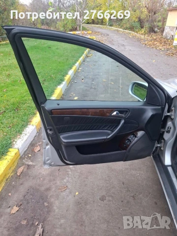 Мерцедес C200, снимка 8 - Автомобили и джипове - 53458211