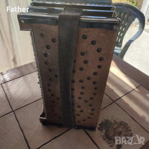 Колекционерски ретро акордеон Maximilien Vichoff, снимка 17 - Акордеони - 51787016