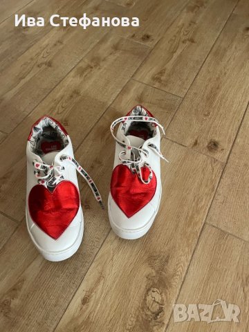 Love Moschino, Кожени спортни обувки със сърцевидна апликация, Бял/Червен, снимка 18 - Дамски ежедневни обувки - 34741732