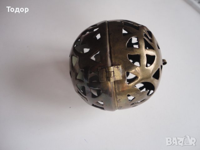 Ажурен бронзов свещник топка  маркиран , снимка 2 - Декорация за дома - 43559678
