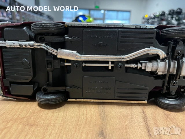 MAISTO колекционерски модел MERCEDES 280SE ROADSTER 1966 г. 1:18, снимка 5 - Колекции - 53155412