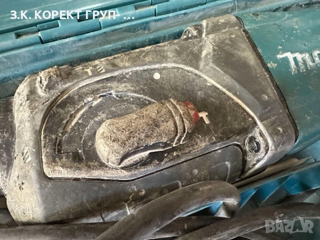 Електрически перфоратор Makita HR2470, 780 W, 2.4 J, с куфар, снимка 5 - Други инструменти - 52934090