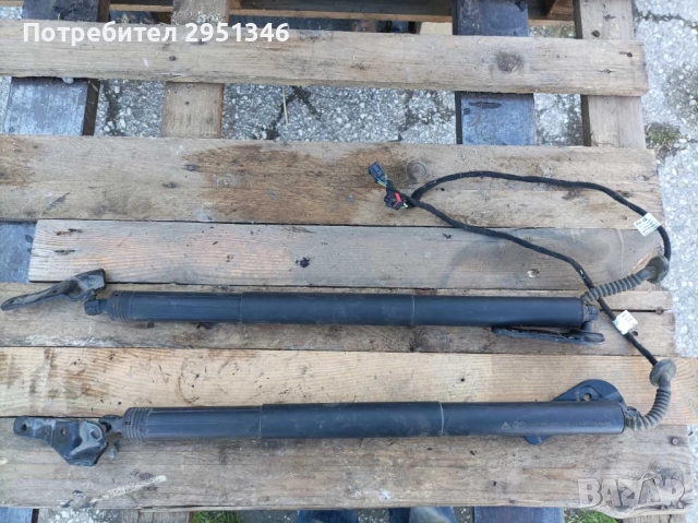 Електрически амортисьор багажник Audi S5 A5 F5  8w8827851