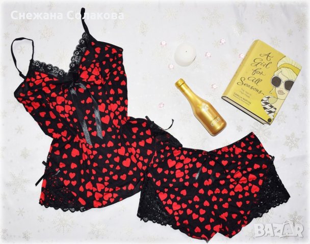 Нежен комплект от две части. Състои се от потник и къси панталонки.  Цена на комплекта: 20 лева  , снимка 2 - Нощници - 34797112