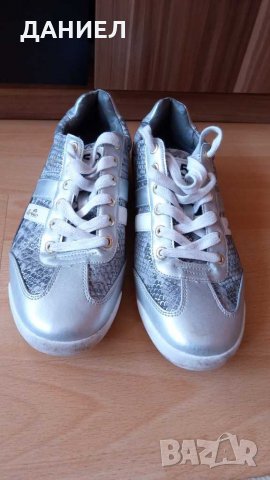 Оригинални Дамски диэайнерски спортни обувки Ellesse Italia 59 номер 40, снимка 2 - Кецове - 28536087