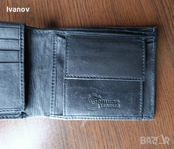 Levi Strauss мъжки кожен портфейл отличен, снимка 4 - Портфейли, портмонета - 53399112