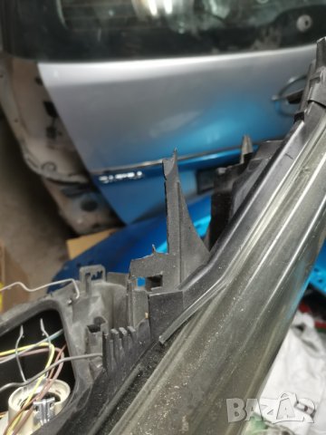 Ляв фар за Рено Меган 2010 г, снимка 5 - Части - 35381613