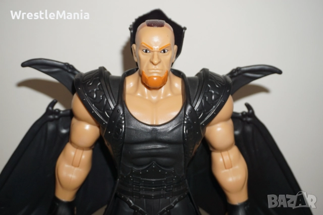 Рядка Оригинална Голяма Кеч Фигура На The Undertaker С Изкачащи Черни Крила 30см , снимка 3 - Колекции - 51855545