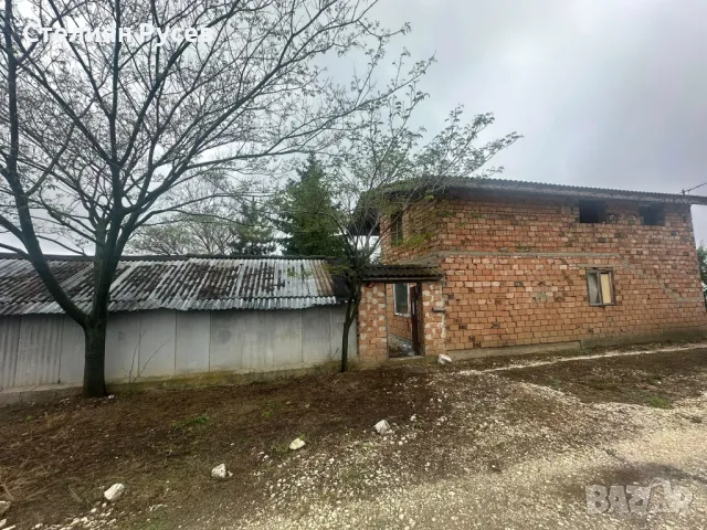  4/6 идеални части от имота къща 174кв / парцел 1317 кв / в с. Калипетрово -цена 74 000лв или 37835,, снимка 2 - Къщи - 50425168