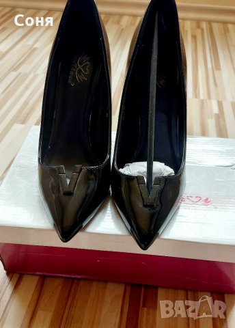 РАЗПРОДАЖБА-Уникални обувки-черен лак , снимка 2 - Дамски елегантни обувки - 32770257