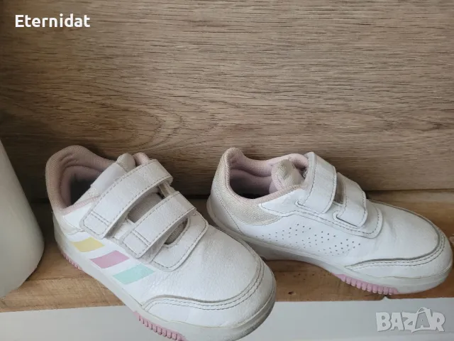 Детски бели маратонки ADIDAS , снимка 2 - Детски маратонки - 47620814