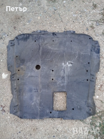 Кора под двигателя Dacia sandero 2,MCV,logan  Renault symbol 758900184r, снимка 2 - Части - 51813833