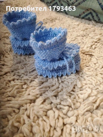 Ръчно плетени бебешки ботушки за бебе до 6 месеца, снимка 9 - Комплекти за бебе - 46466151