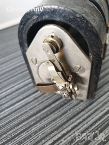 Малко старо динамо с манивела/телефонен магнитен генератор на ток, снимка 6 - Антикварни и старинни предмети - 52840312