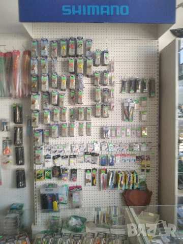 ВИТРИНИ,СТЕННИ ПЕРФОРИРАНИ СТЕЛАЖИ, РЕШЕТКА, снимка 3 - Оборудване за магазин - 51260264