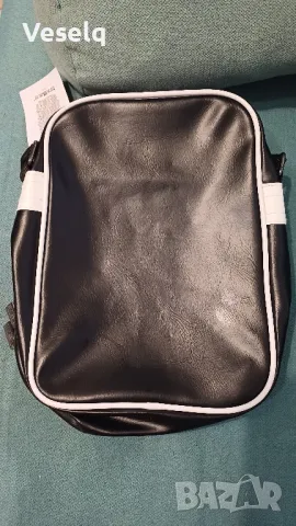 Спортна дамска чанта , снимка 2 - Чанти - 47867090