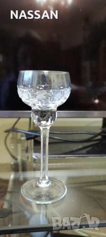 Кристален сервиз за ракия с гравюри, снимка 2 - Чаши - 53373960