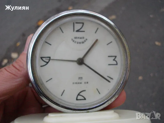  РЯДЪК КОЛЕКЦИОНЕРСКИ БУДИЛНИК СЛАВА ЮНЬIЙ ЧАСОВЩИК , снимка 1
