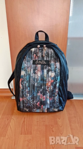 Резервирана!Anekke раница