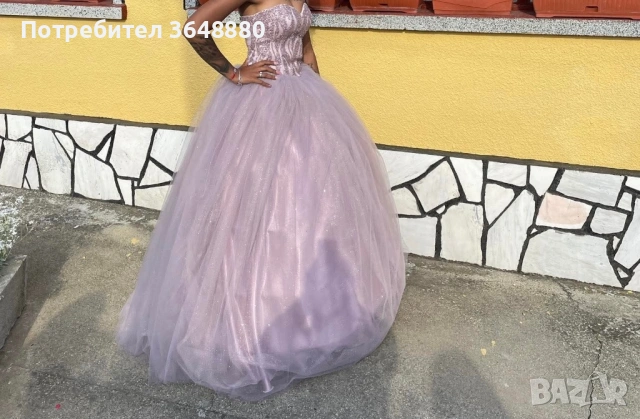 Продавам бална рокля 