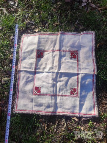 Продавам  кърпи с шевица , бродерия, снимка 4 - Антикварни и старинни предмети - 43272436