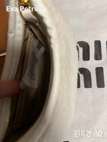 Miu Miu дамска чанта от мериносов пух , снимка 4 - Чанти - 52482797