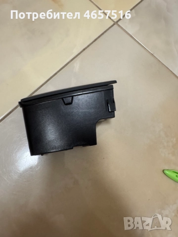 Комплект пепелник с основа за задна дясна кора на врата Golf 5 само за 40лв. 1k4857309 1K4857305, снимка 2 - Части - 52516691