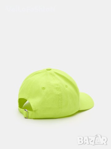Нова шапка с козирка в неонов цвят, снимка 2 - Шапки - 43775902