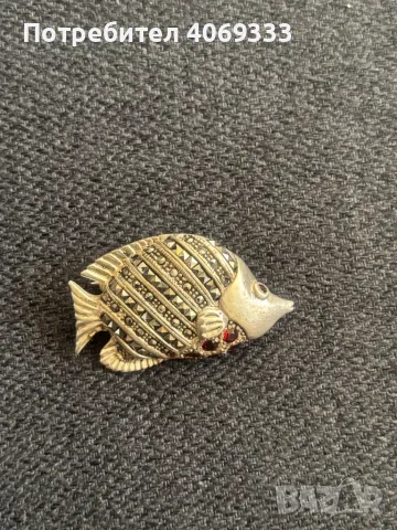 Сребърна брошка рибка с камъчета925 13.2гр