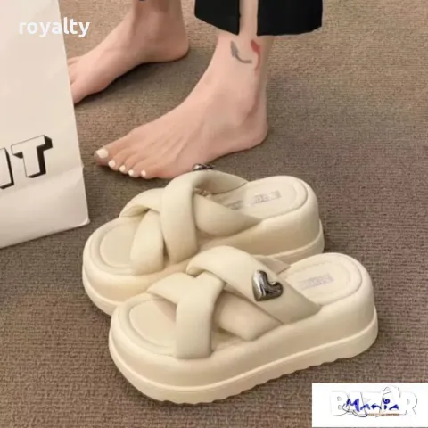 Олекотени чехли със сърце Два цвята 