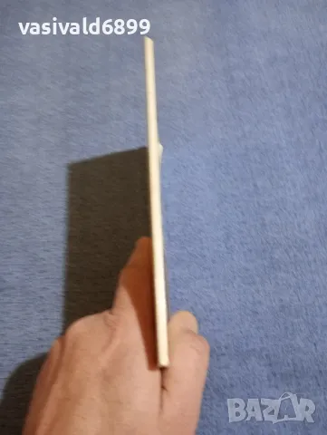 Петя Йорданова - Белите ботушки , снимка 2 - Детски книжки - 48315233