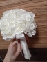 Булченски букет от бели сатенени рози, снимка 4