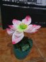 Изкуствени цветя в кашпа, снимка 1 - Изкуствени цветя - 35142370