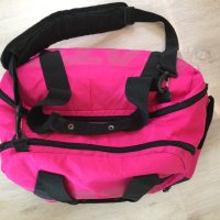 Розова спортна чанта с отварящо се дъно., снимка 4 - Чанти - 42933082