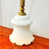 Лампион от млечно стъкло и месинг, снимка 2 - Лампи за таван - 43815789