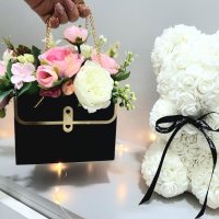 Луксозна чантичка със златисти елементи и цветя, снимка 1 - Подаръци за жени - 40331859