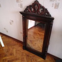 Огледало в стара дървена масивна рамка в орнаменти , снимка 2 - Антикварни и старинни предмети - 40177179