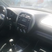 Toyota RAV4 2.0 D4D 2005 г., снимка 3 - Автомобили и джипове - 32787790