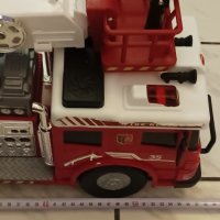 Радиоуправляема кола Дики, пожарен камион, пожарна с стълба и струя за гасене на пожар. , снимка 7 - Коли, камиони, мотори, писти - 43806181