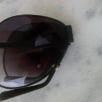 Противослънчеви сгъваеми очила в калъф бъбрек, снимка 2 - Други ценни предмети - 33554983