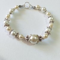 Красива перлена гривна с кристални перли и красиви орнаменти в цвят Сребро , снимка 4 - Гривни - 37157972