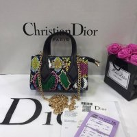 Дамска чанта Dior, снимка 1 - Чанти - 32392248